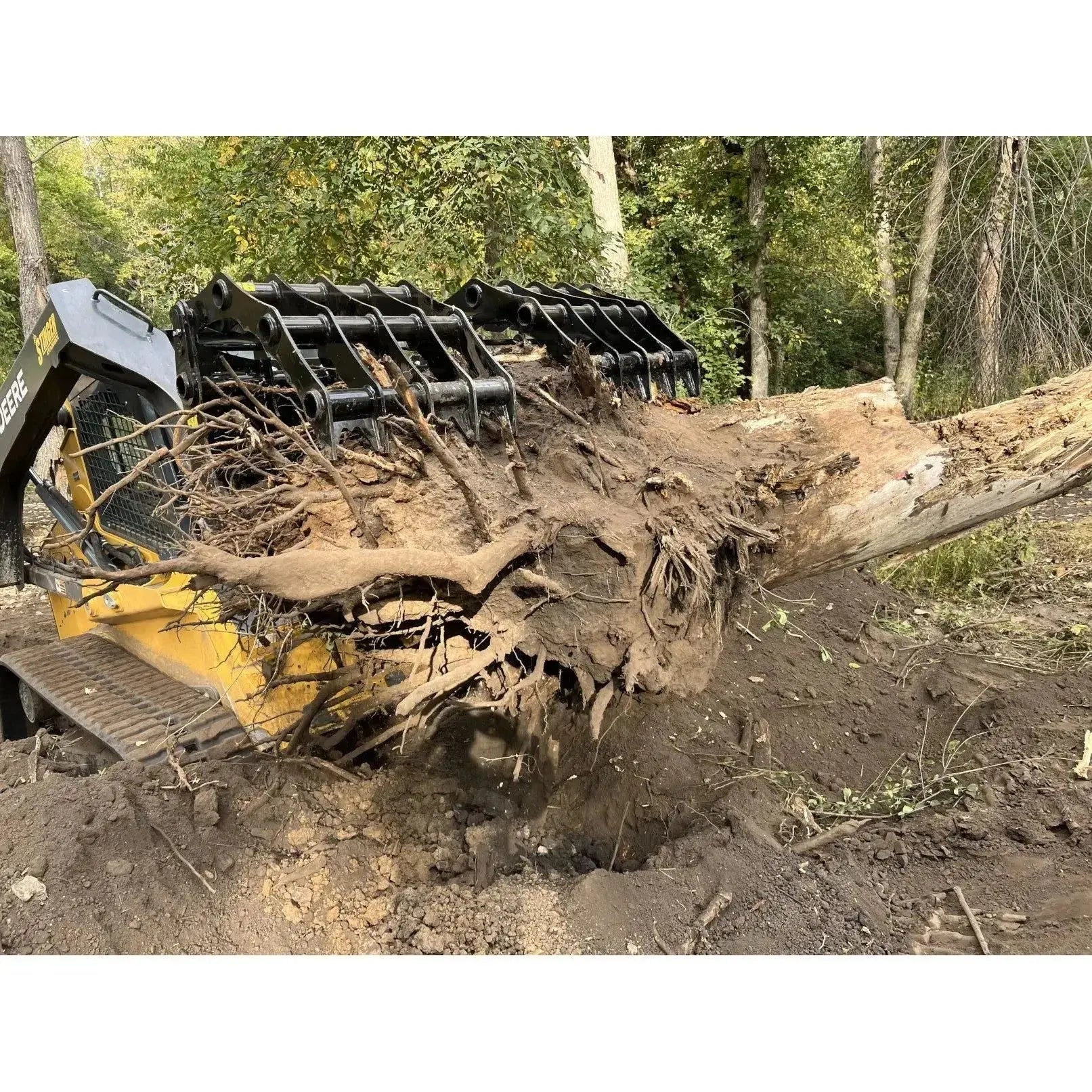 HeavyEquipTech CG Clam Grapple - Durable and Efficient Attachment for Skid Steers, Ensuring Precision Material Handling. 5 Stinger Attachments