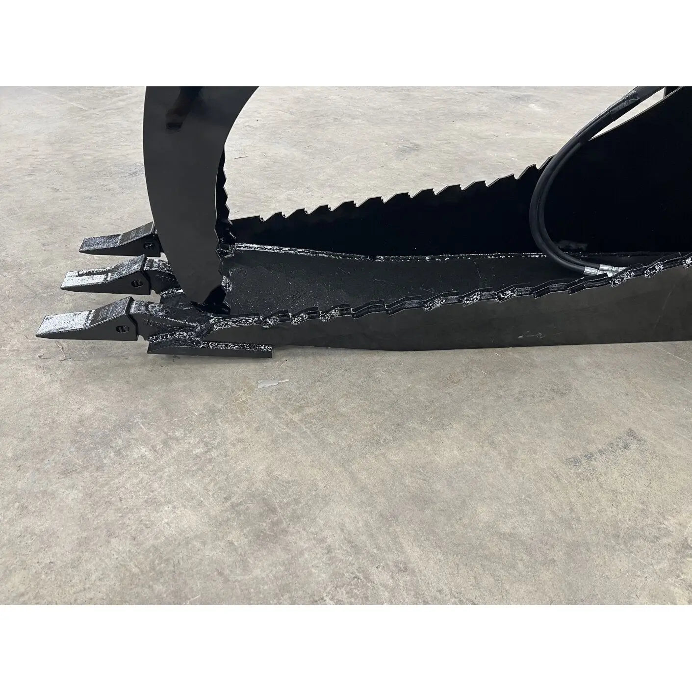 Explore Precision Handling with STG Skid Steer Stump Grapple - HeavyEquipTech Quality