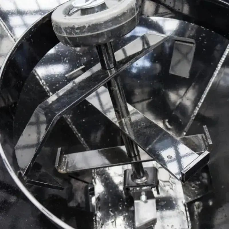 Efficient material spreading with Blue Diamond Heavy Duty Spreader Blue Diamond