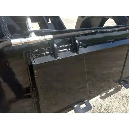 Versatile DG Demolition Grapple - HeavyEquipTech's Top-Quality Construction Attachment Stinger Attachments